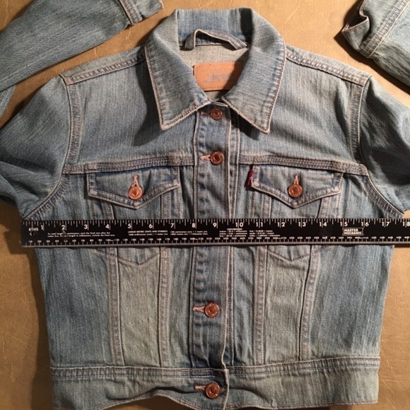 LEVI STRAUSS & CO. Original Trucker Jacket, CROPPED, FADED BLUE, NWOT, Size S - Picture 4 of 8